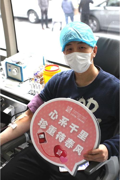 热血战"疫",一妇婴52名"热血战士"参与集体无偿献血